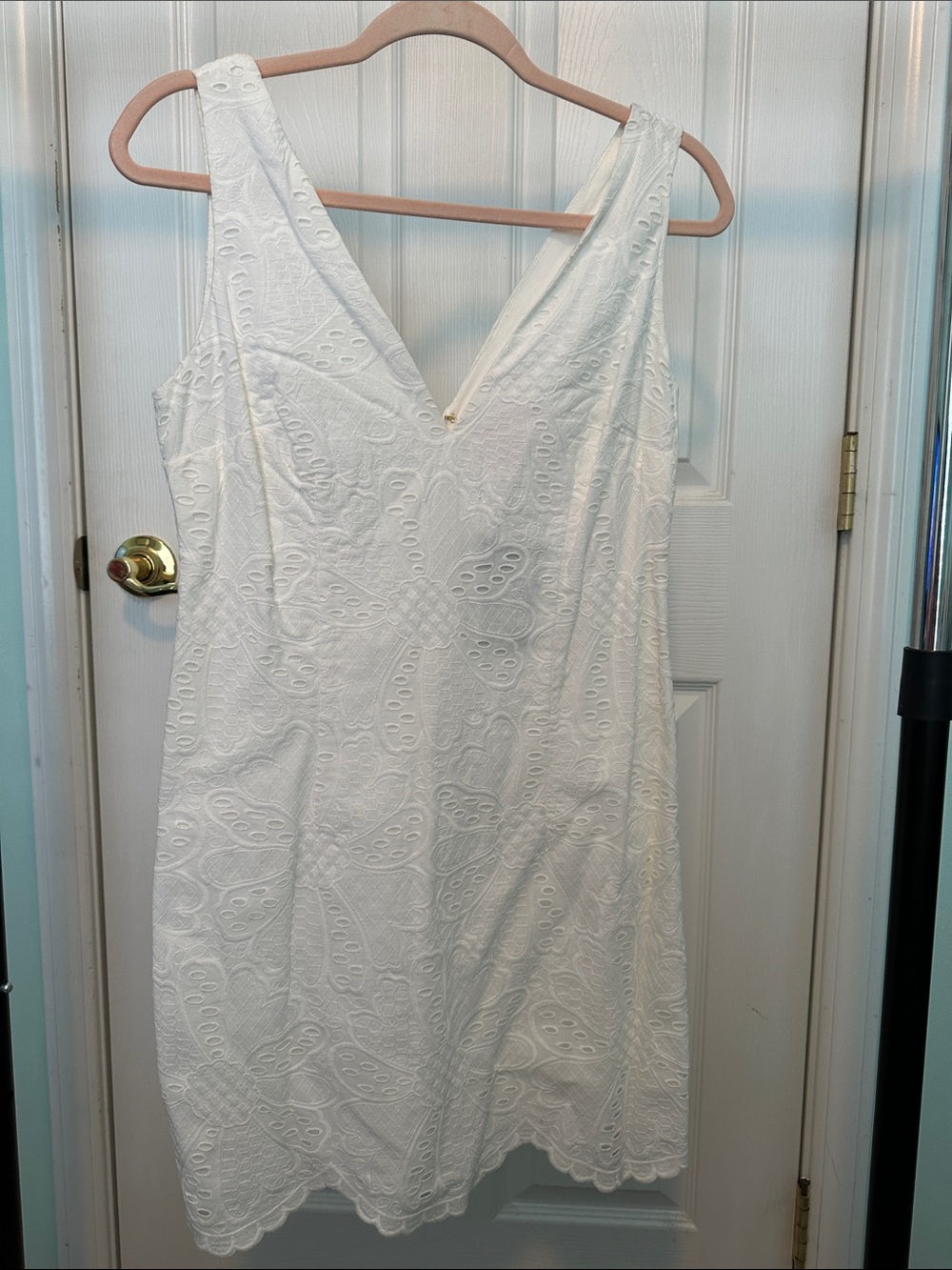 Lilly Pulitzer Scalloped Resort Dres  White Eyelet V-Neck Slip Dress size 6